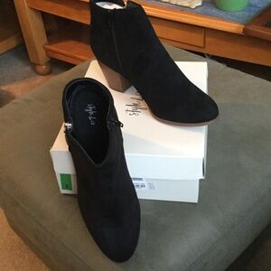 💕NEW💕 Booties Size 12W Ankle Boots Suede Black + top